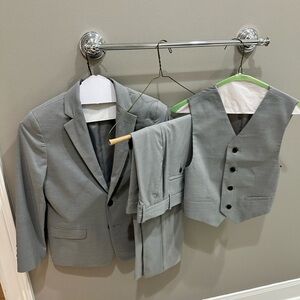 Calvin Klein Boys’ Three piece suit size 10
